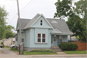 613 W WALNUT ST, a Queen Anne house, built in Green Bay, Wisconsin in 1888.