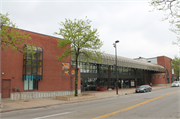 211 N BROADWAY, a Art/Streamline Moderne large retail building, built in Green Bay, Wisconsin in 1981.