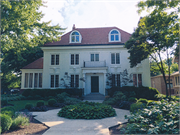 4425 N Lake Dr, a Colonial Revival/Georgian Revival house, built in Shorewood, Wisconsin in 1917.