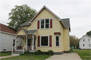 315 N OAKLAND AVE, a Queen Anne house, built in Green Bay, Wisconsin in 1895.