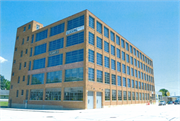 2402 FRANKLIN ST, a Astylistic Utilitarian Building industrial bldg/manufacturing facility, built in Manitowoc, Wisconsin in 1929.