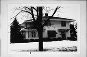 620 CLEVELAND AVE, a Prairie School house, built in Manitowoc, Wisconsin in 1915.