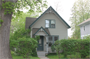 303 N GREENWOOD AVE 303 N GREENWOOD AVE, a Front Gabled house, built in Green Bay, Wisconsin in 1887.