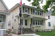 318-318 1/2 N OAKLAND AVE 318-318 1/2 N OAKLAND AVE, a Craftsman duplex/two-flat, built in Green Bay, Wisconsin in 1909.