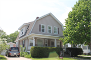 807 OREGON ST, a Dutch Colonial Revival house, built in Green Bay, Wisconsin in 1908.