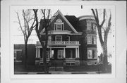823 HAMILTON ST, a Queen Anne house, built in Manitowoc, Wisconsin in 1905.