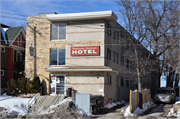 1700 W NATIONAL AVE, a Contemporary apartment/condominium, built in Milwaukee, Wisconsin in 1966.