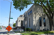 1635 W NATIONAL AVE, a Art/Streamline Moderne small office building, built in Milwaukee, Wisconsin in 1937.