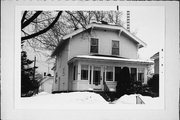 829 LINCOLN BLVD 829 LINCOLN BLVD, a Front Gabled house, built in Manitowoc, Wisconsin in 1916.