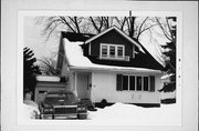 915 LINCOLN BLVD, a Bungalow house, built in Manitowoc, Wisconsin in 1922.