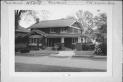 925 LINCOLN BLVD, a Craftsman house, built in Manitowoc, Wisconsin in 1920.
