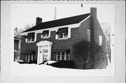 948 LINCOLN BLVD, a Colonial Revival/Georgian Revival house, built in Manitowoc, Wisconsin in 1939.