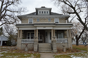 805 RACINE ST, a American Foursquare house, built in Menasha, Wisconsin in 1910.