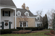 1218 FOX RIVER DR, a Colonial Revival/Georgian Revival house, built in De Pere, Wisconsin in 1939.