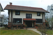 1010 SHERMAN AVE, a Prairie School house, built in Madison, Wisconsin in 1913.