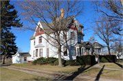 820 PARK AVE, a Queen Anne house, built in Columbus, Wisconsin in 1898.