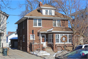 13 S HANCOCK ST 13 S HANCOCK ST, a American Foursquare house, built in Madison, Wisconsin in 1920.