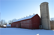 1907 Hawkinson Rd, a Astylistic Utilitarian Building tobacco barn, built in Dunn, Wisconsin in 1915.