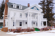 531 E MAIN ST, a Colonial Revival/Georgian Revival house, built in Reedsburg, Wisconsin in 1908.