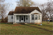 N9560 Palmyra Road, a house, built in Eagle, Wisconsin in 1940.
