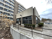 1424 Admiral Ct, a Contemporary apartment/condominium, built in Green Bay, Wisconsin in 1971.