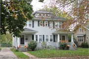 1033-1035 S CLAY ST, a American Foursquare duplex/two-flat, built in Green Bay, Wisconsin in 1928.