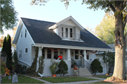 411 CAMBRIDGE ST, a Bungalow house, built in Green Bay, Wisconsin in 1923.