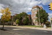 3321 N MARYLAND AVE, a Colonial Revival/Georgian Revival hospital, built in Milwaukee, Wisconsin in 1919.