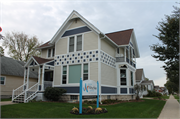 700 - 702 CHERRY ST, a Queen Anne house, built in Green Bay, Wisconsin in 1895.