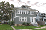 1142-1144 DOTY ST, a American Foursquare duplex/two-flat, built in Green Bay, Wisconsin in 1924.