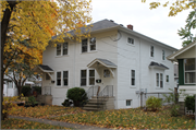 906-908 ELMORE ST, a American Foursquare duplex/two-flat, built in Green Bay, Wisconsin in 1912.