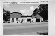 104-106 E RIB MOUNTAIN DR, a One Story Cube resort/camp building, built in Rib Mountain, Wisconsin in 1945.