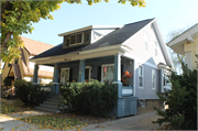 204 OXFORD AVE, a Bungalow house, built in Green Bay, Wisconsin in 1914.
