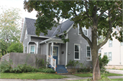 424 S ROOSEVELT ST, a Queen Anne house, built in Green Bay, Wisconsin in .