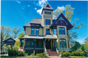 527 E WISCONSIN ST, a Queen Anne house, built in Neenah, Wisconsin in 1881.