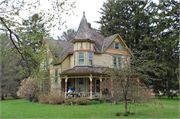 301 S Division St, a Queen Anne house, built in Roberts, Wisconsin in 1899.