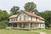 425 E FAIRVIEW DR, a Gabled Ell house, built in New London, Wisconsin in 1891.