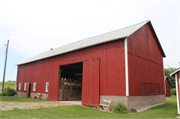 425 E FAIRVIEW DR, a Astylistic Utilitarian Building barn, built in New London, Wisconsin in 1891.