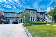 2716 E NEWBERRY BLVD, a Colonial Revival/Georgian Revival house, built in Milwaukee, Wisconsin in 1923.