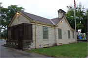 901 W MINERAL ST, a Colonial Revival/Georgian Revival recreational building/gymnasium, built in Milwaukee, Wisconsin in 1837.