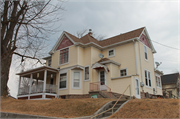 516 N WISCONSIN ST (AKA 107 E WOODRUFF), a Queen Anne house, built in Port Washington, Wisconsin in 1905.