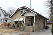 250 W CHESTNUT ST 250 W CHESTNUT ST, a Bungalow house, built in Port Washington, Wisconsin in 1920.