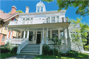 2704 N SHEPARD AVE, a Colonial Revival/Georgian Revival house, built in Milwaukee, Wisconsin in 1895.