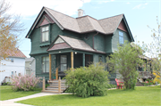 627 N 9TH ST, a Queen Anne house, built in Manitowoc, Wisconsin in 1896.