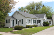 835 N 9TH ST, a Gabled Ell house, built in Manitowoc, Wisconsin in 1880.