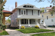 914 ST CLAIR ST 914 ST CLAIR ST, a American Foursquare house, built in Manitowoc, Wisconsin in 1914.