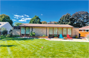 7438 N Crossway Rd, a Contemporary house, built in Fox Point, Wisconsin in 1956.