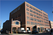 324 N JACKSON ST, a Commercial Vernacular warehouse, built in Milwaukee, Wisconsin in 1917.