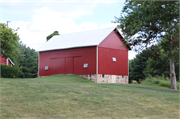 N2278 SMOKEY HOLLOW RD, a Astylistic Utilitarian Building barn, built in Arlington, Wisconsin in 1880.