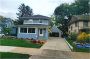 1925 COMMONWEALTH AVE, a Prairie School house, built in Madison, Wisconsin in 1923.